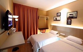 91 Street Boutique Inn